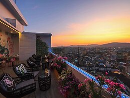 Novotel Phuket City Phokeethra Hotel