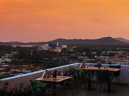 Novotel Phuket City Phokeethra Hotel