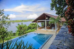 Sea Heart House on Koggala Lake