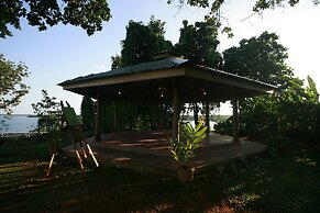 Sea Heart House on Koggala Lake