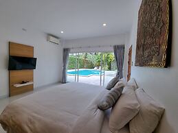 Villa Baan Lalle Pool and Spa