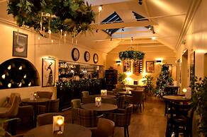 Le Bouchon Brasserie & Hotel