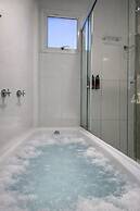 Assay Plaza Hotel