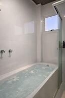Assay Plaza Hotel
