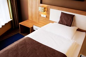 C&S Hotel