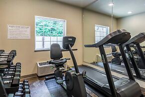 Cobblestone Hotel & Suites - Erie
