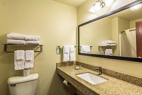Cobblestone Hotel & Suites - Erie
