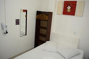 Lize Hotel-Hostel