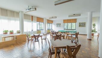 Hotel Bucaneve