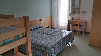 Hotel Bucaneve