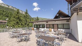 Hotel Bucaneve