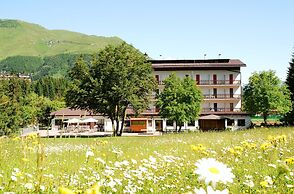 Hotel Bucaneve