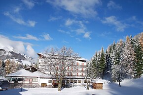 Hotel Bucaneve