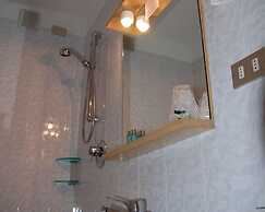 Hotel Bucaneve