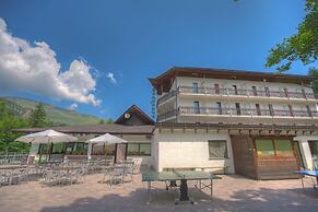 Hotel Bucaneve