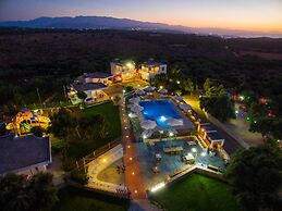 Paradisio Baby and Kinder Hotel