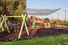 Paradisio Baby and Kinder Hotel