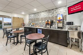 Red Roof Inn & Suites Wapakoneta