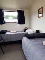 Glenavys Waitaki River Motor Camp - Caravan Park