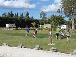 Glenavys Waitaki River Motor Camp - Caravan Park