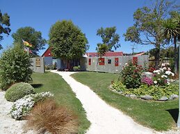 Glenavys Waitaki River Motor Camp - Caravan Park
