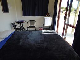 Glenavys Waitaki River Motor Camp - Caravan Park