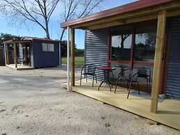 Glenavys Waitaki River Motor Camp - Caravan Park