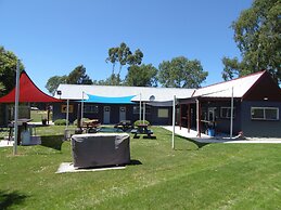 Glenavys Waitaki River Motor Camp - Caravan Park