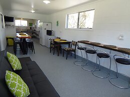 Glenavys Waitaki River Motor Camp - Caravan Park