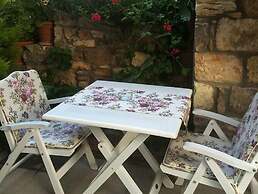 Bozcaada Fahri Hotel