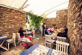 Bozcaada Fahri Hotel