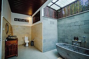 Gusde Tranquil Villas by EPS