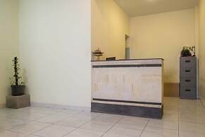 RedDoorz @ Benesari 2