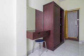 RedDoorz @ Benesari 2