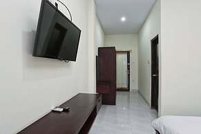 RedDoorz @ Benesari 2