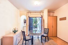 Villa Roses Apartments & Wellness