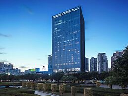 DoubleTree by Hilton Hotel Shenzhen Longhua