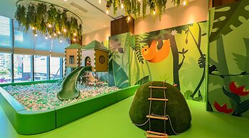 DoubleTree by Hilton Hotel Shenzhen Longhua