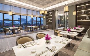 DoubleTree by Hilton Hotel Shenzhen Longhua
