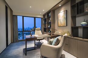 DoubleTree by Hilton Hotel Shenzhen Longhua