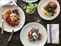 1 Hotel Brooklyn Bridge