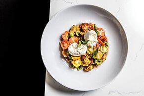 voco The Clair Cincinnati Downtown by IHG