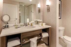 DoubleTree by Hilton Evansville