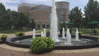 DoubleTree by Hilton Evansville