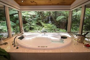 Myers Creek Cascades Luxury Cottages
