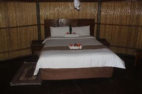 Pelican Lodge and Camping