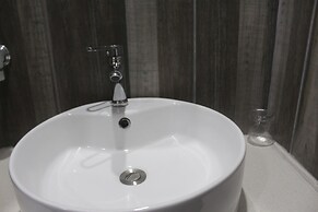 Pelican Lodge and Camping