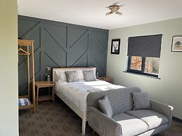 The Baiting House and Lodges