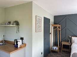 The Baiting House and Lodges