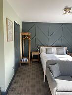 The Baiting House and Lodges